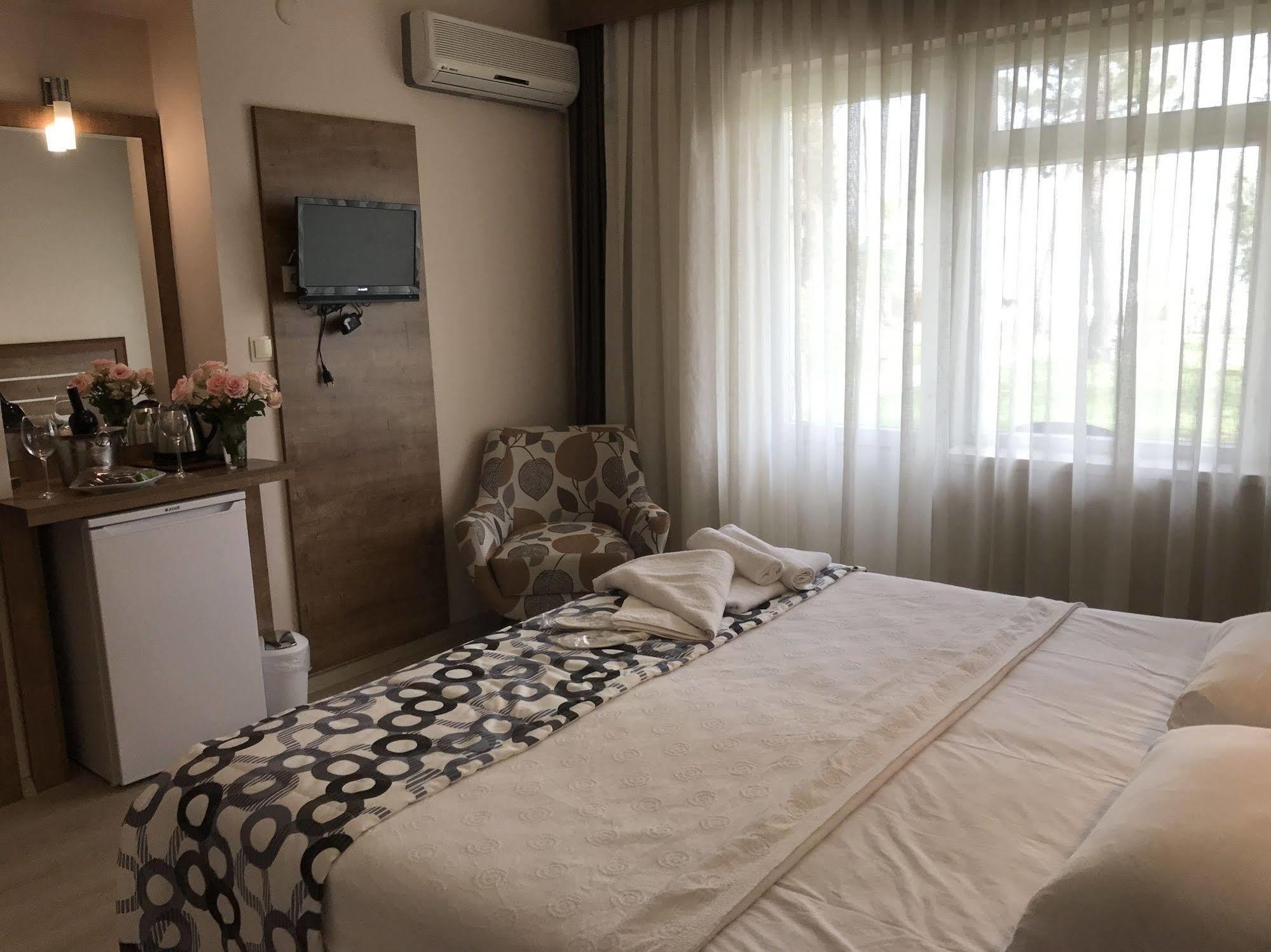 Palm Beach Hotel Küçükkuyu Extérieur photo