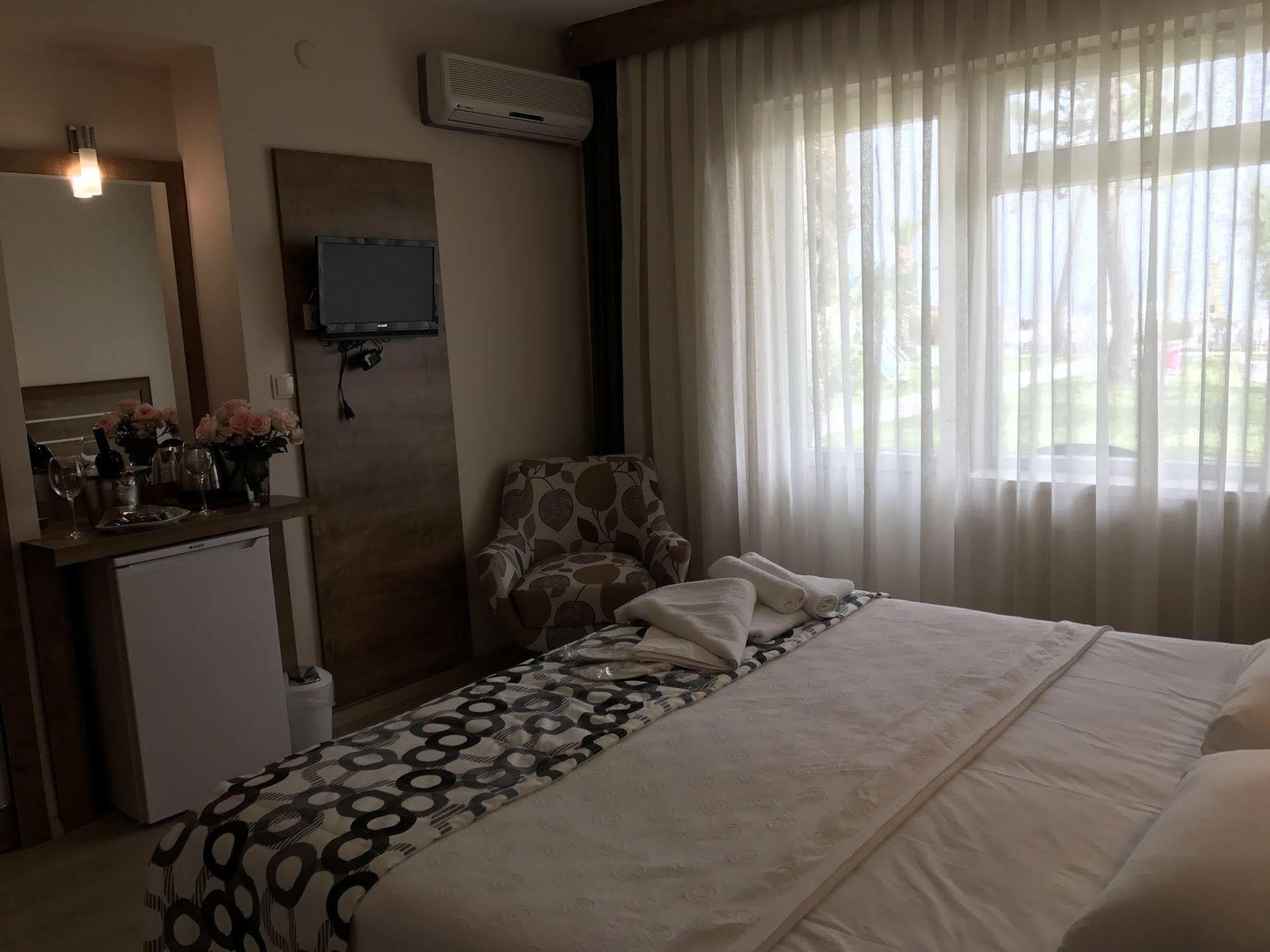 Palm Beach Hotel Küçükkuyu Extérieur photo